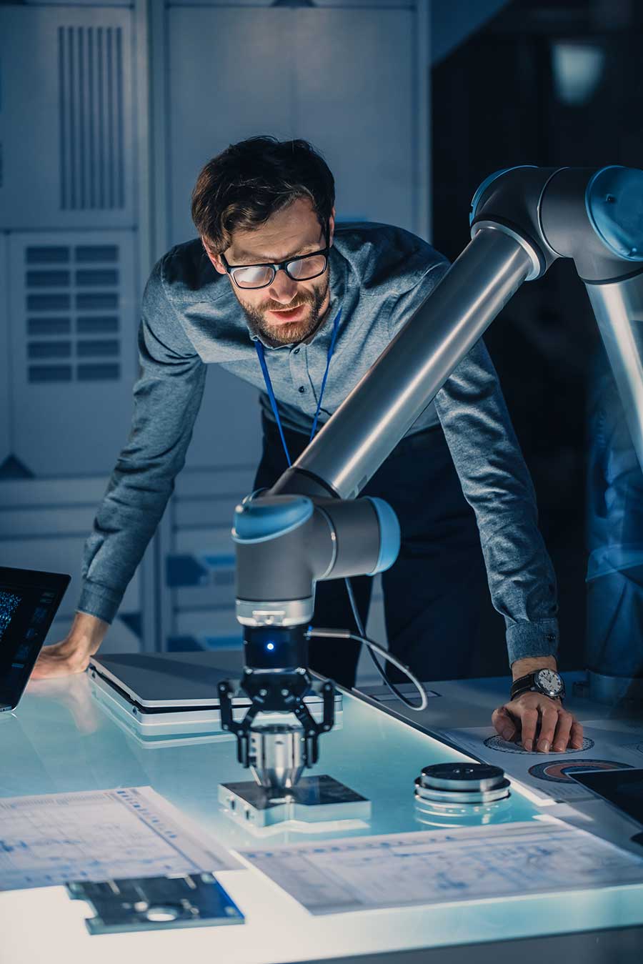 Réalisation de machines spéciales autour de deux nécessités industrielles : l’assemblage et le contrôle.